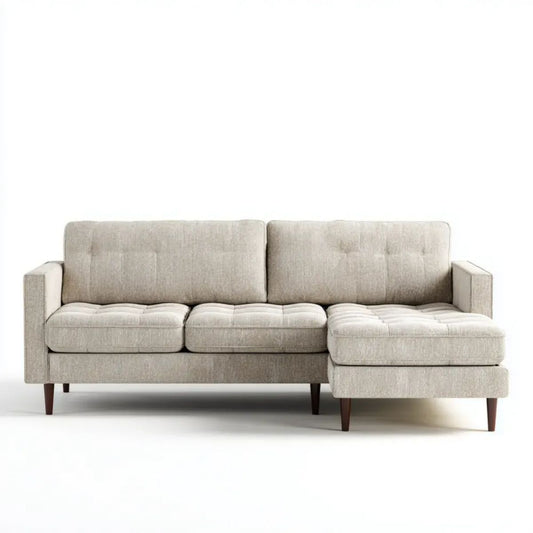Beżowa sofa narożna z prawostronnym szezlongiem, tapicerka poliestrowa, drewniane nogi, 230 × 150 × 85 cm